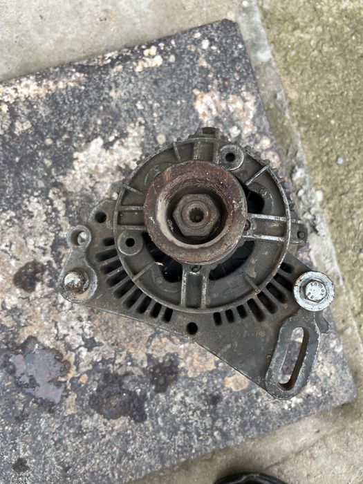 Генератор Volkswagen Golf 3