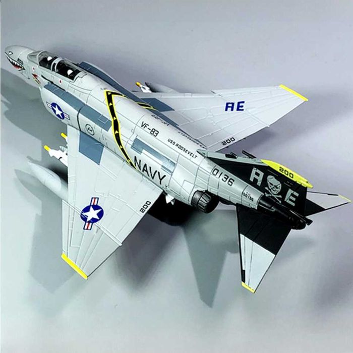 Macheta avion metalica F-4C Pirate Phantom II Navy 1:100 18cm
