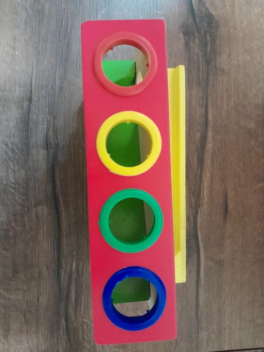 Забавна дървена играчка