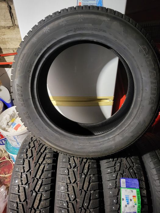 Продам зимние шины R18