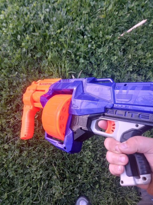 Vând mai multe arme de jucărie nerf.STARE IMPECABILĂ