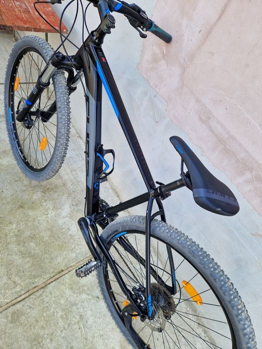 Bicicleta Cube Attention 29