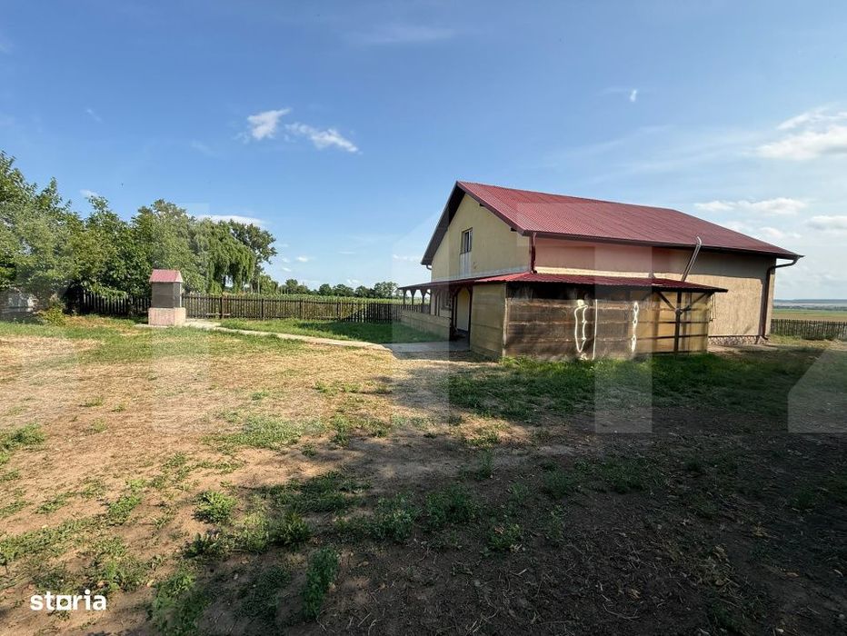 Casa individuala, 235.71 mp, teren 9600 mp- 1001 mp intravilan, Oras B
