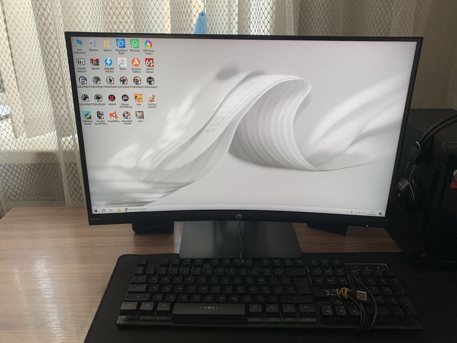 Монитор и клавиатура