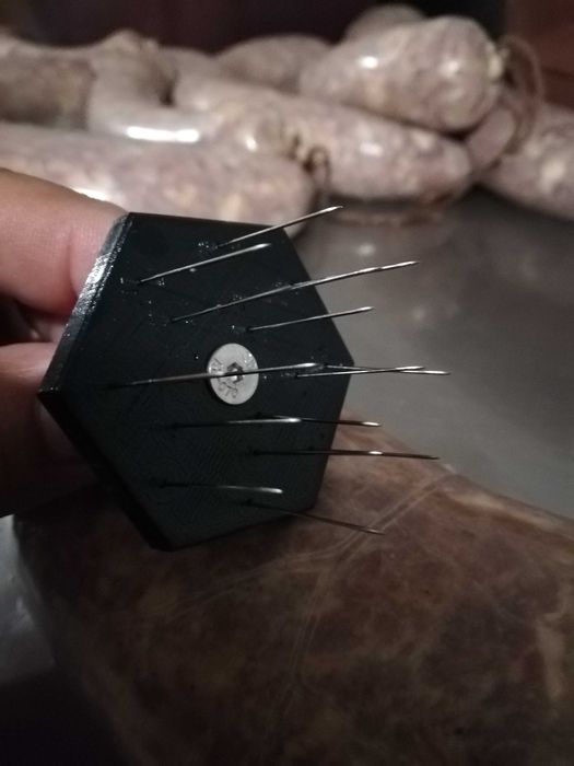 Уред за дупчене на колбаси.