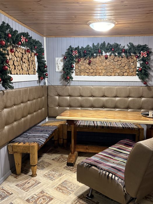 Баня на дровах классная жаркая . У нас чисто и уютно . Семейная