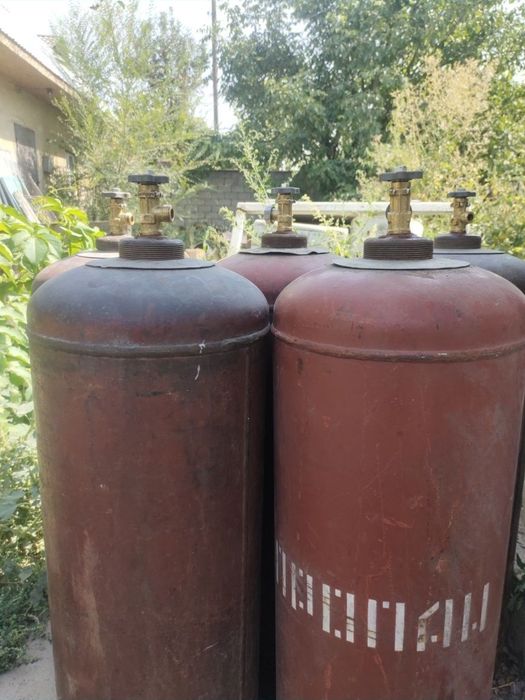 Продам кислородный газовый балон