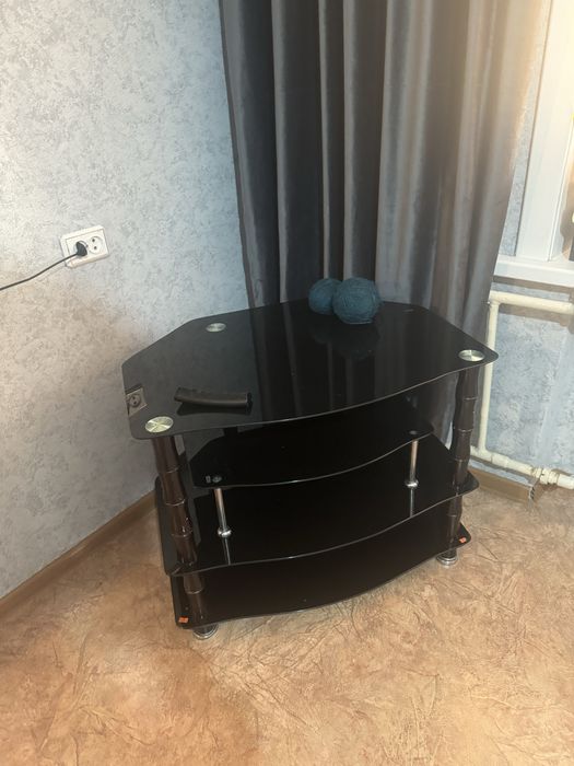 продам тумбу пол телевизор