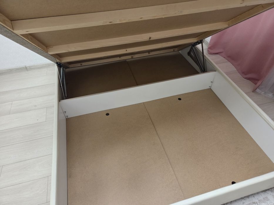 Продам кровать с нишей для белья