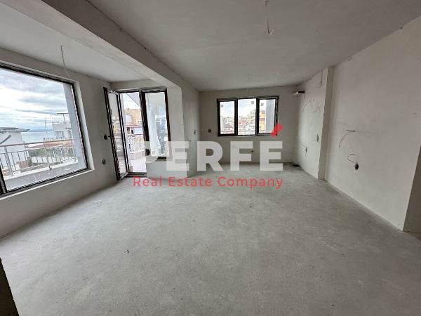 Продава се Тристаен апартамент в Бургас, Сарафово - 155 кв.м за 1059 €/кв.м - Снимка #1