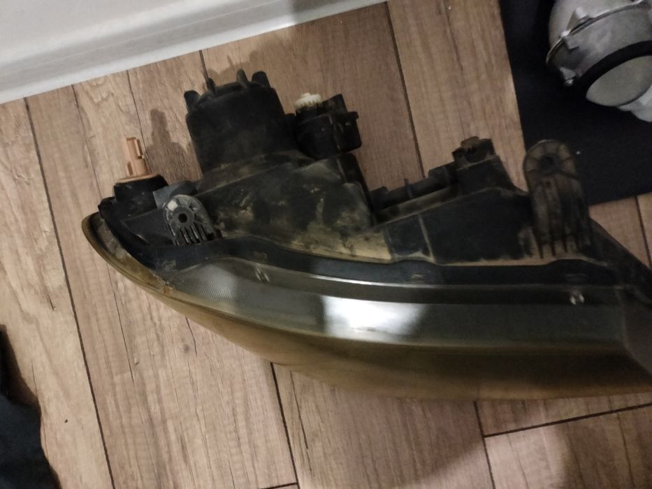 Део нексия 2 Фара