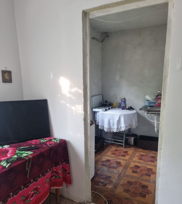 Închiriez Garsonieră