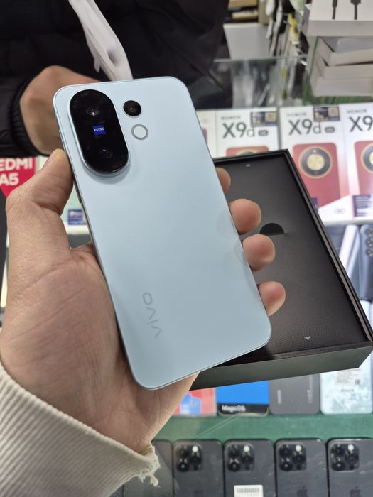 Vivo X200 Fe 12/512 Gb sotiladi