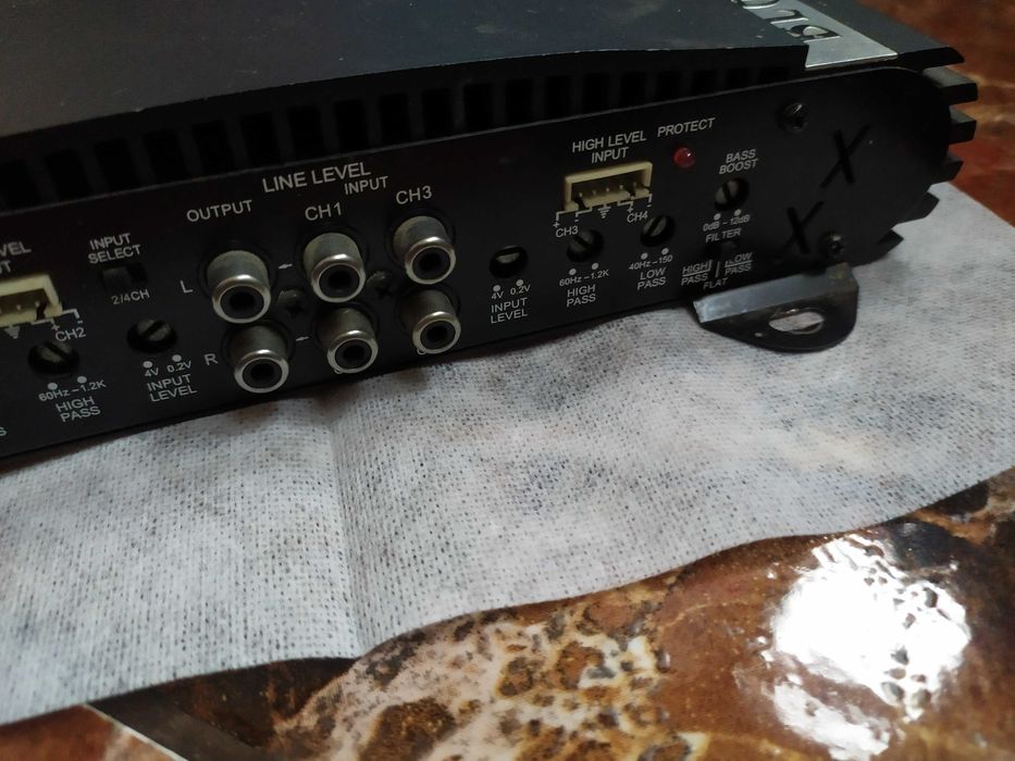 Auto ampli Crunch USA