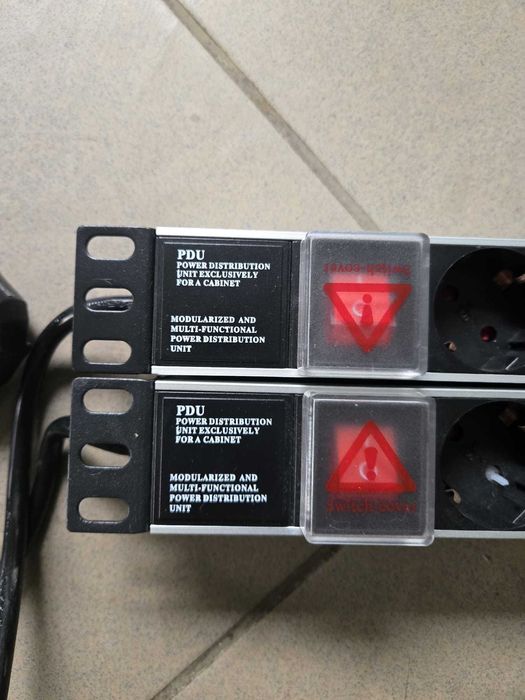 Bara alimentare profesionala PDU rack 19'' din aluminiu, cu 8 prize