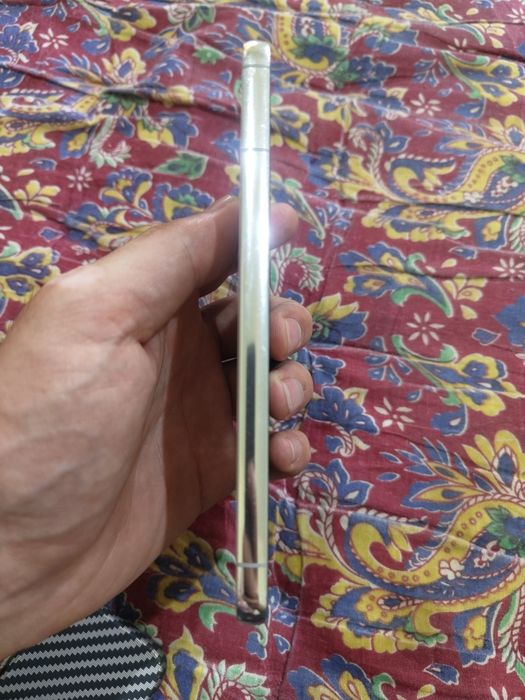 Samsung s22 plus 8/256gb pas kopiya aybi ekranida dogi bor
