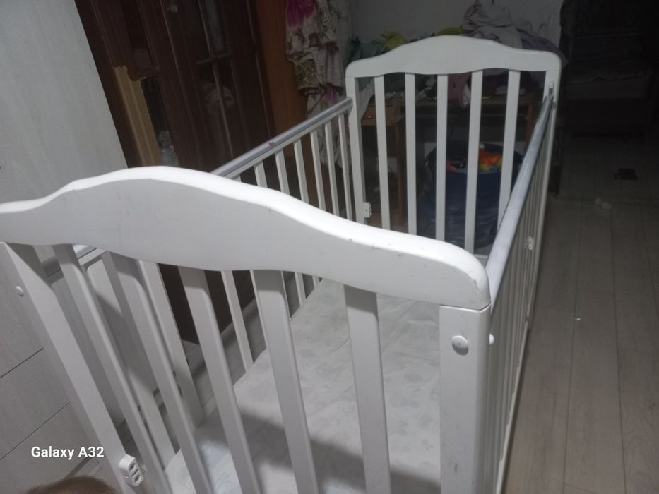 Классическая детская кровать.