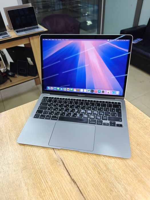 MacBook Air 13 | Core i3 | 8/256 | 2020 год