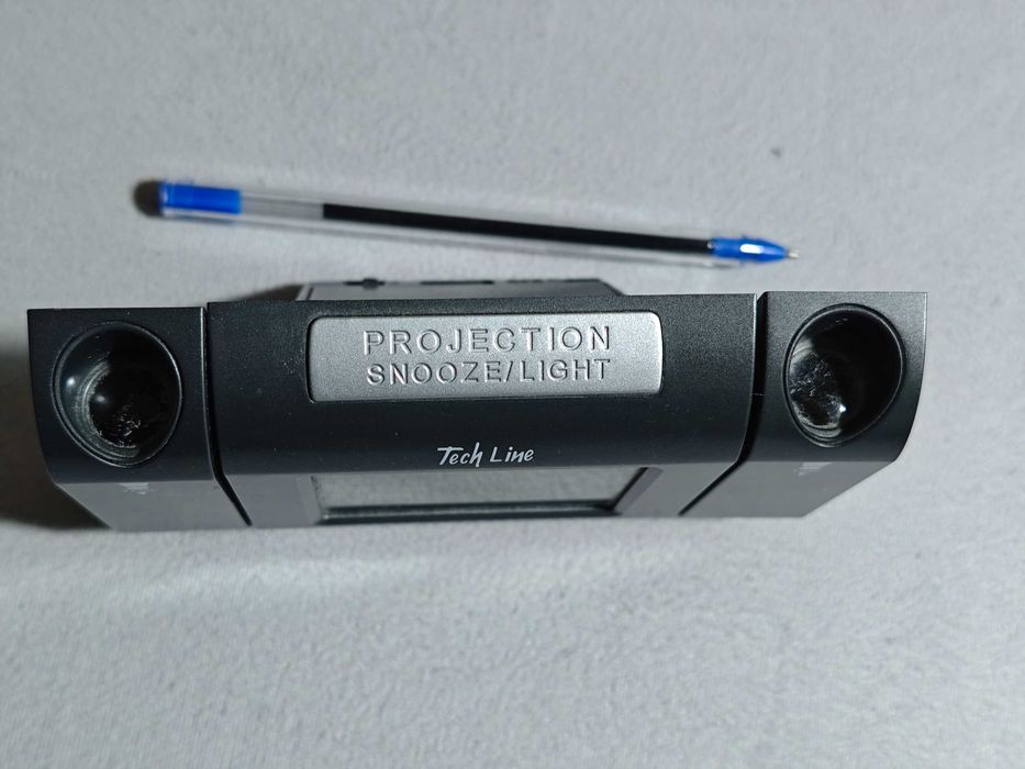 Часовник прожектиращ на тавана часа