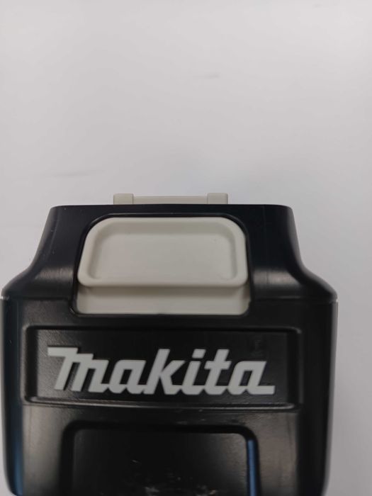 зарядно устройство за акумулаторни батерии  Makita DC10SB, LED дисплей