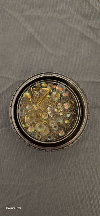 Декоративни камъни, мъниста и стикери за маникюр