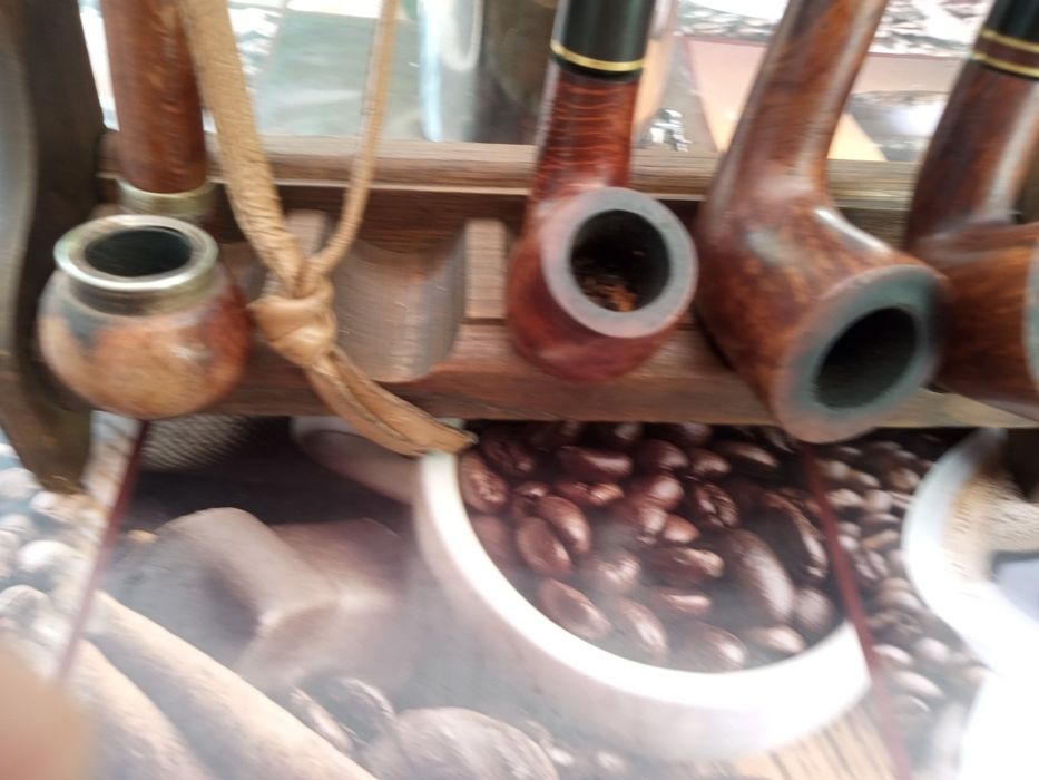 Pipe cu suport de lemn