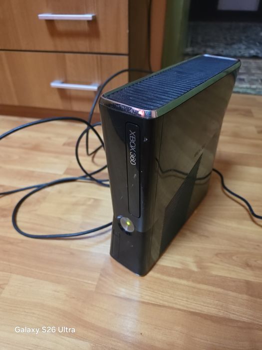 Конзола Xbox 360 Slim 250GB