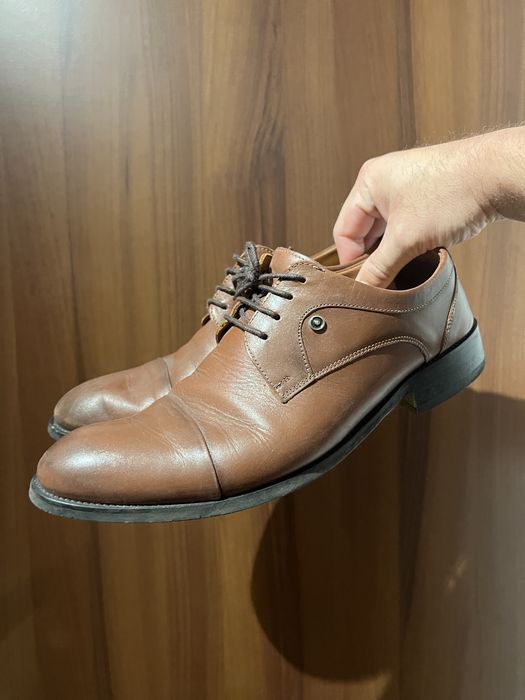 Pantofi maro numarul 42 in stare buna