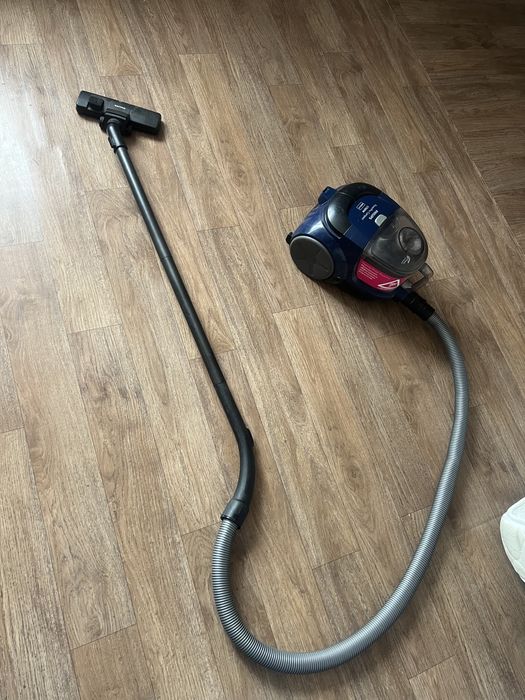 Пылесос philips 1700 w продается