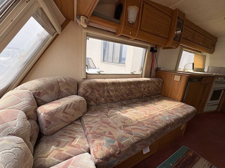 Rulotă Lunar Delta 520 - Panou Solar, Baterie, OFF GRID, Acte UK