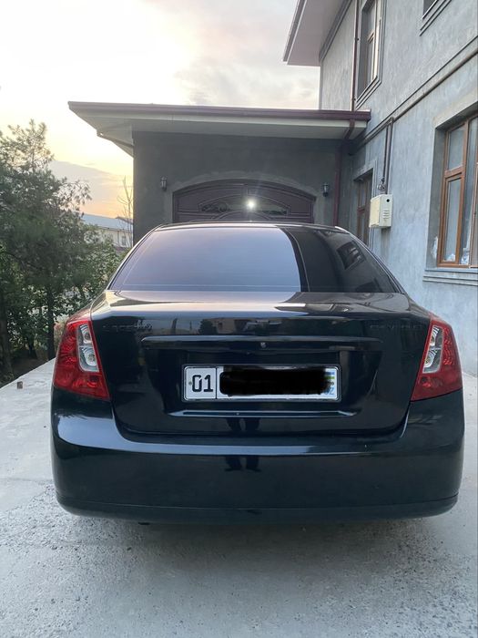 Lacetti avtomat sotiladi