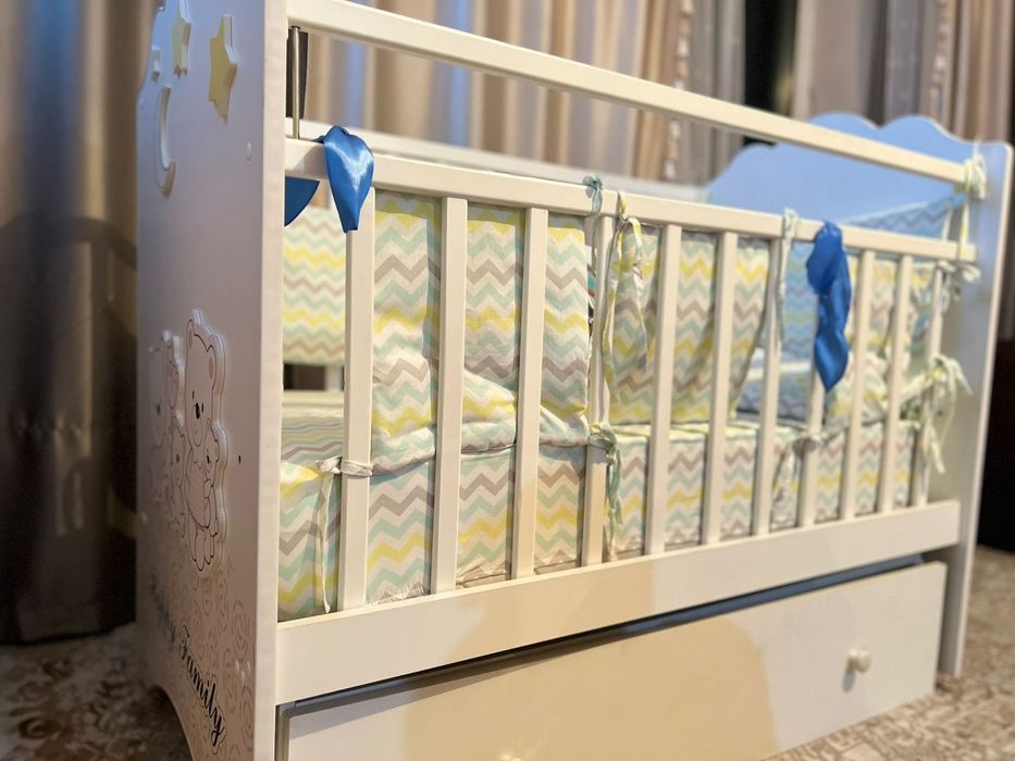 Продам детскую кровать-качалку