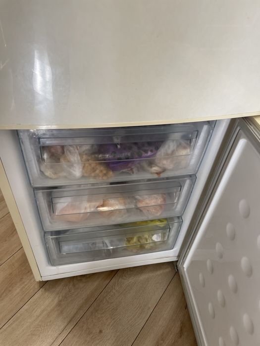 Продам холодильник