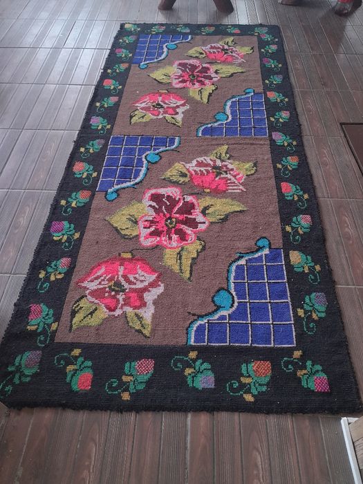 Covor traditional antic