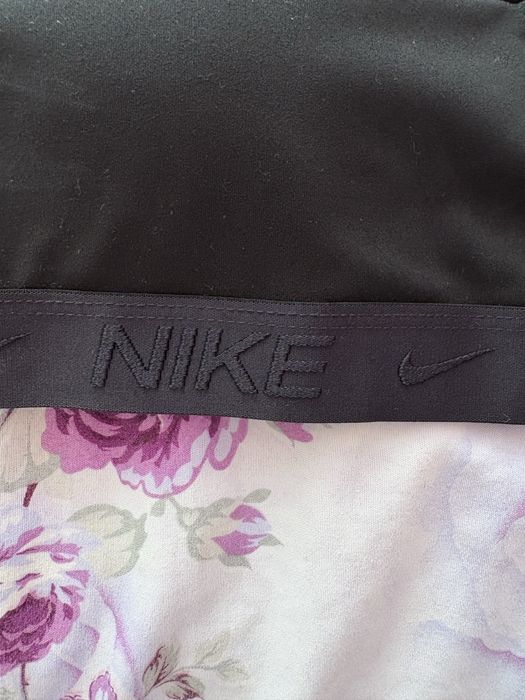 Спортно бюстие Nike