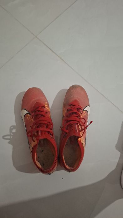 футбольные бутсы