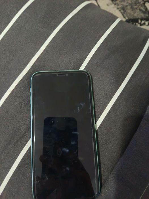 Vând iPhone 11  preț 600 lei