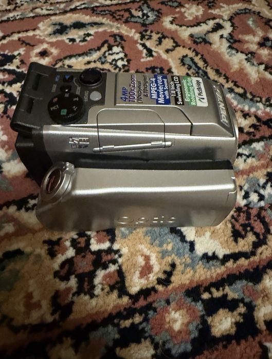 Видеокамера Pentax 90-x.