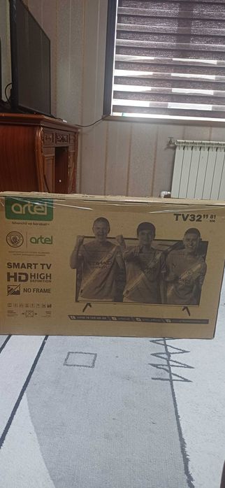 Телевизор фирмы "Artel"