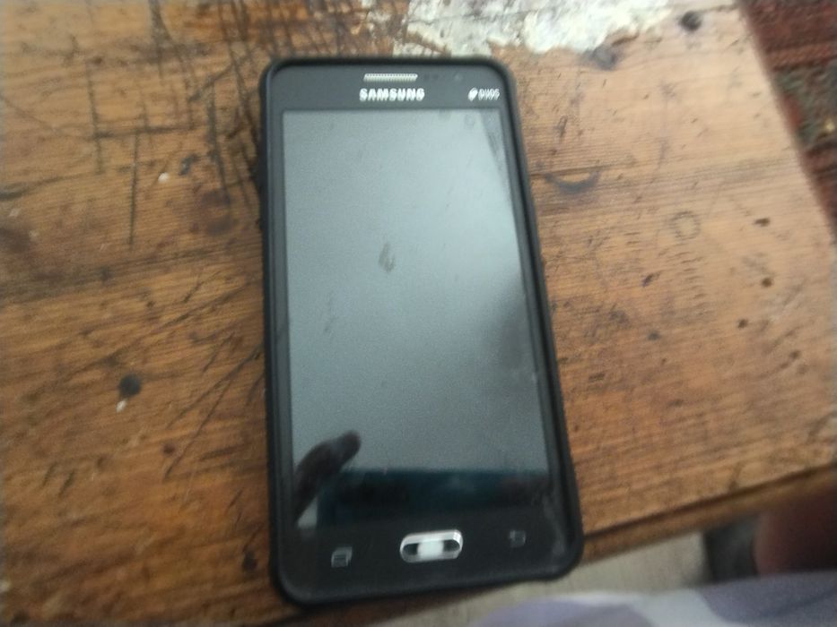 Старый Самсунг я хз что за модель