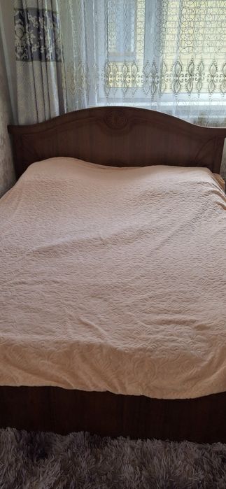 Продам спальный гарнитур