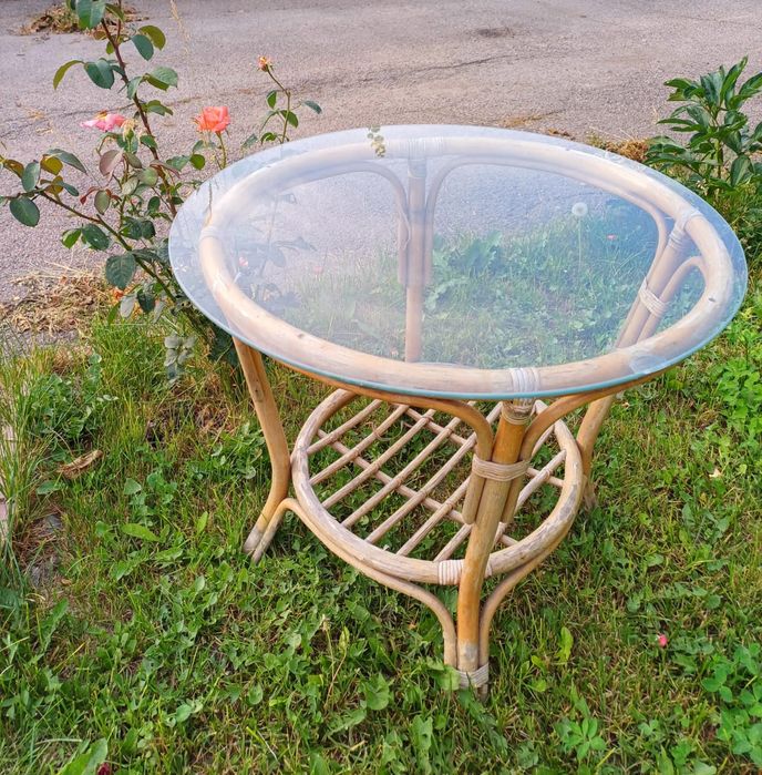 Столик ротанговый стеклянный