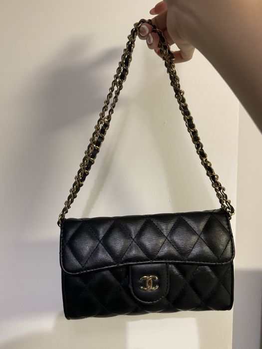 Черна чанта на Chanel