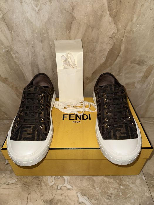 Fendi Sneakers Low-Top *FF logo