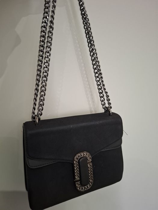 Красива елегантна дамска чанта