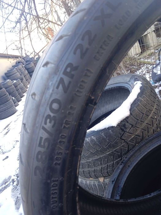 285/30ZR22 XL Continental