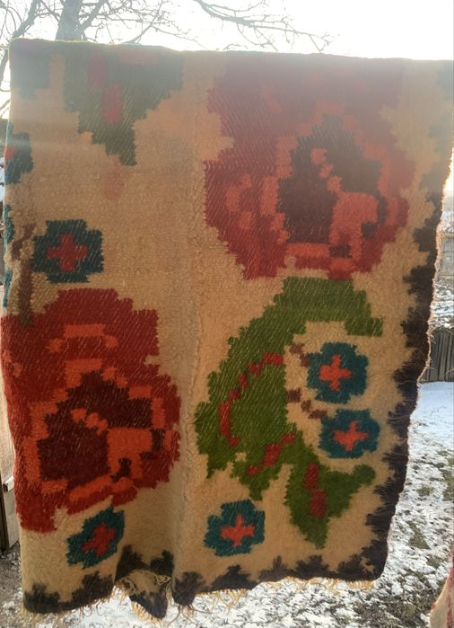 Vand coverturi , prosoape , paturi , fete de masa traditionale