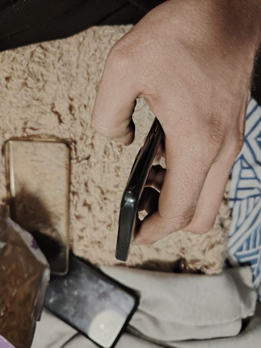 Продам Honor x9c 8.256