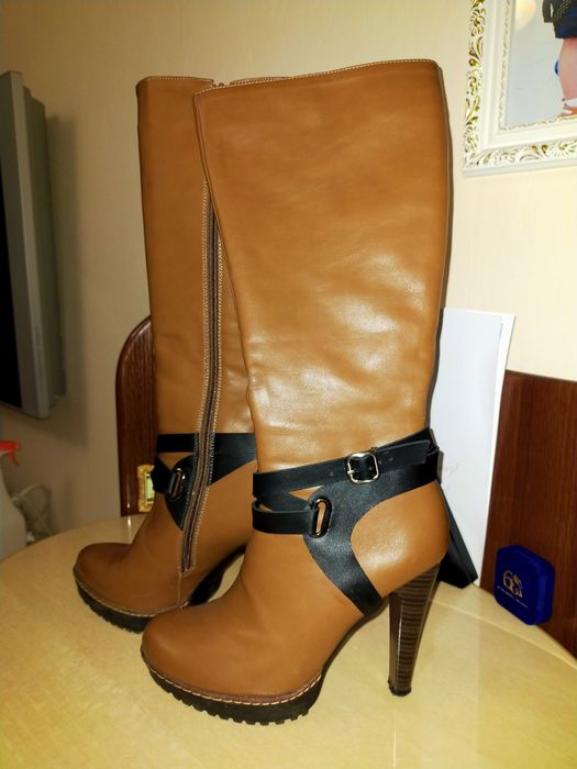 Срочно!Красивые весенние сапожки.