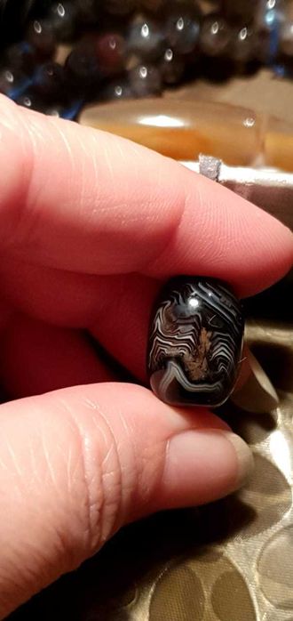 Бусины ДЗИ, обереги, талисманы